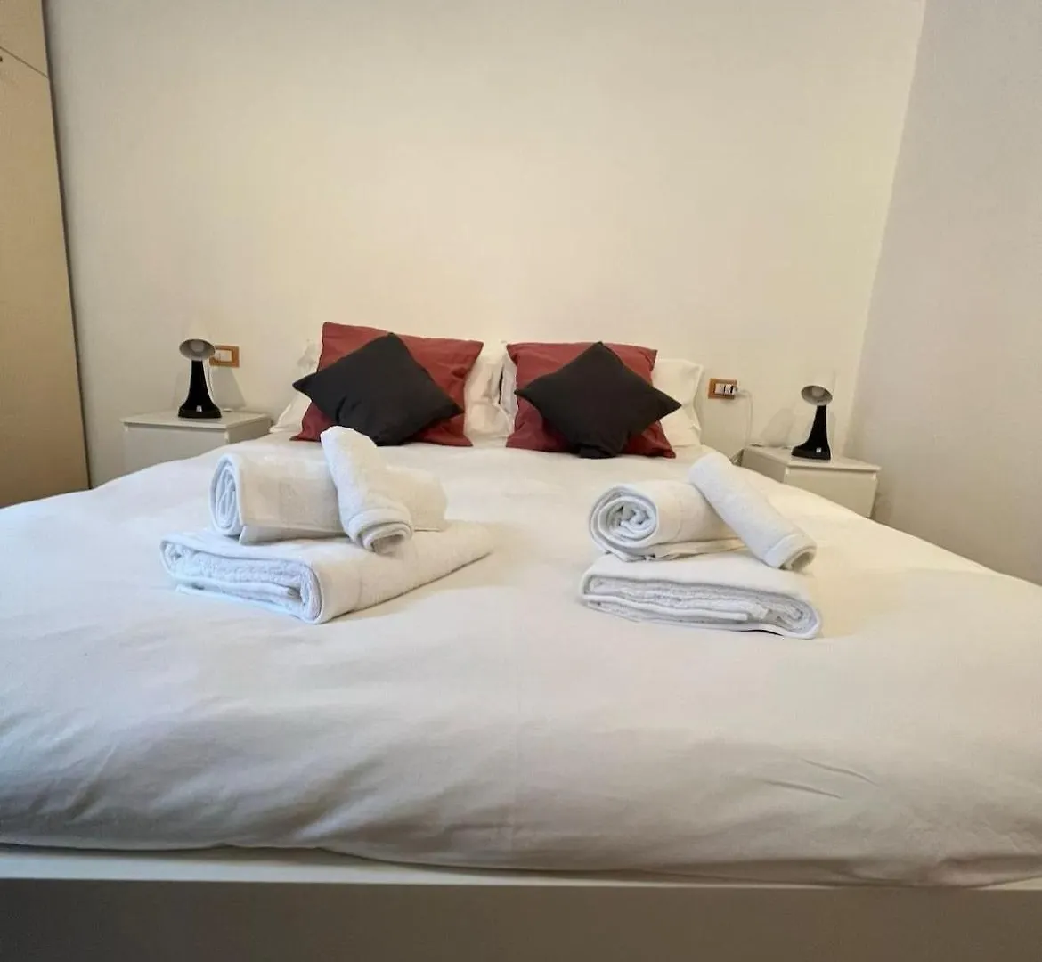 B&B Gerusalemme Milan Apartment